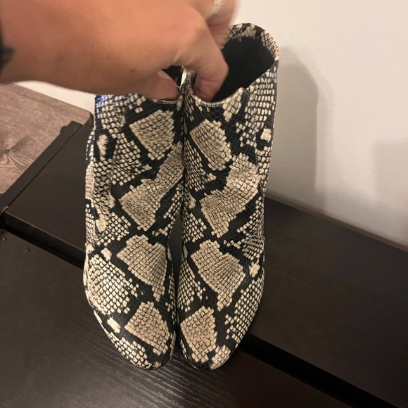 ALDO Size 7 Worn Once Women's Booties - Snakeskin - Picture 4 of 8